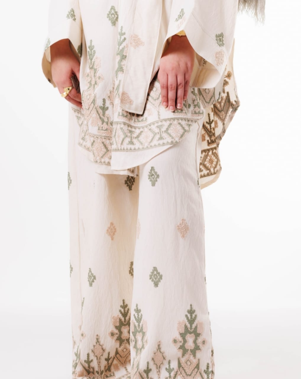 Embroidered set - Olive